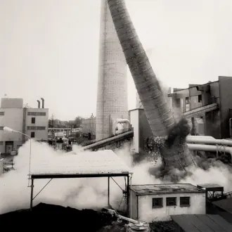 Blasting of the original chimney on the premises of the Jihostroj company, after connecting a new one (20.5.1988)